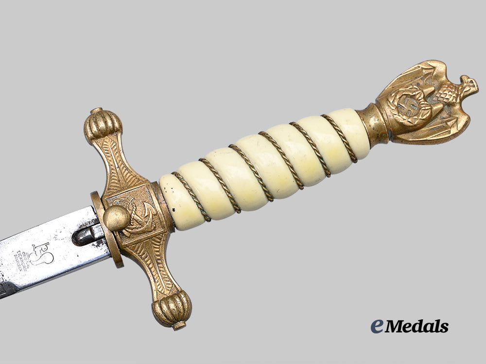 germany,_kriegsmarine._an_officer’s_dress_dagger,_by_carl_eickhorn_e_medals__g62759_7