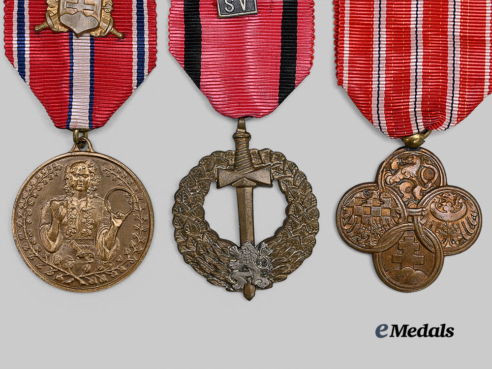 czechoslovakia,_republic._a_lot_of_four_decorations_e_medals__m0625-133_3