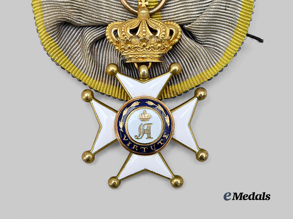 luxembourg,_duchy._an_order_of_adolph_of_nassau,_knight_in_gold_e_medals__m0332-78_3