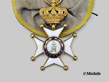 luxembourg,_duchy._an_order_of_adolph_of_nassau,_knight_in_gold_e_medals__m0332-78_3