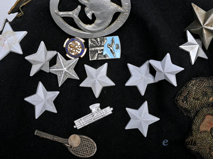 italy,_fascist_state._a_youth_g_i_l_fez_with_badges_and_pins_e_medals__e_u24899_9