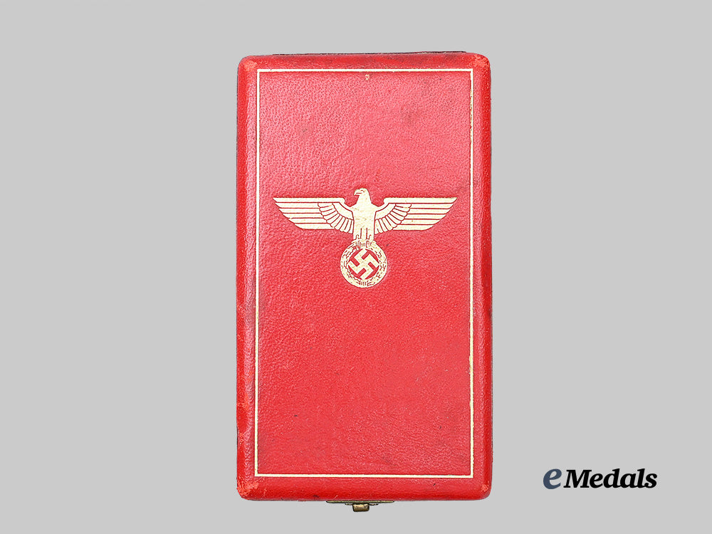 germany,_third_reich._an_eagle_order_with_swords,_v_class,_with_case_of_issue,_by_godet&_co._e_medals__g61751_2