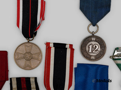 germany,_third_reich._a_mixed_lot_of_awards_for_military_and_civil_service_e_medals__g62851_7