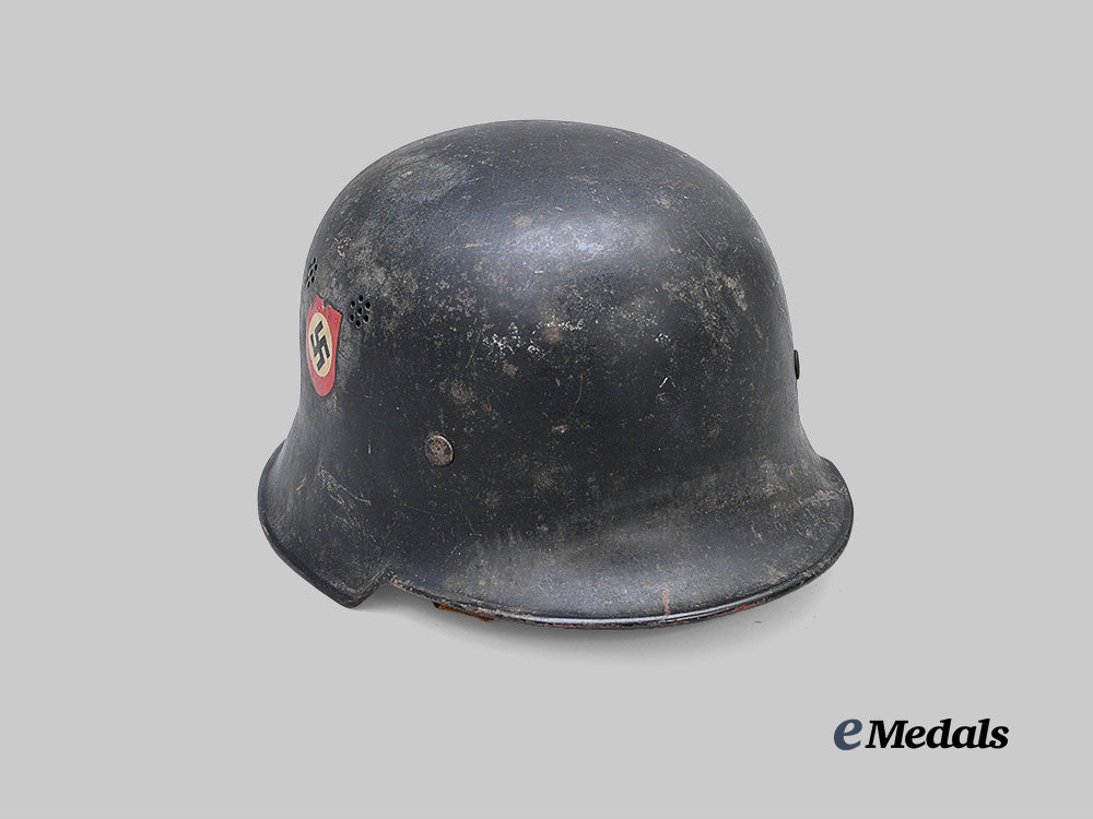 germany,_ordnungspolizei._a_fire_protection_police_m34_stahlhelm_e_medals__g62766_3