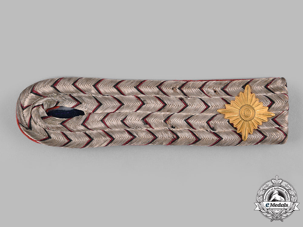 germany,_imperial._an_infantry_oberleutnant_shoulder_board_m19_7825