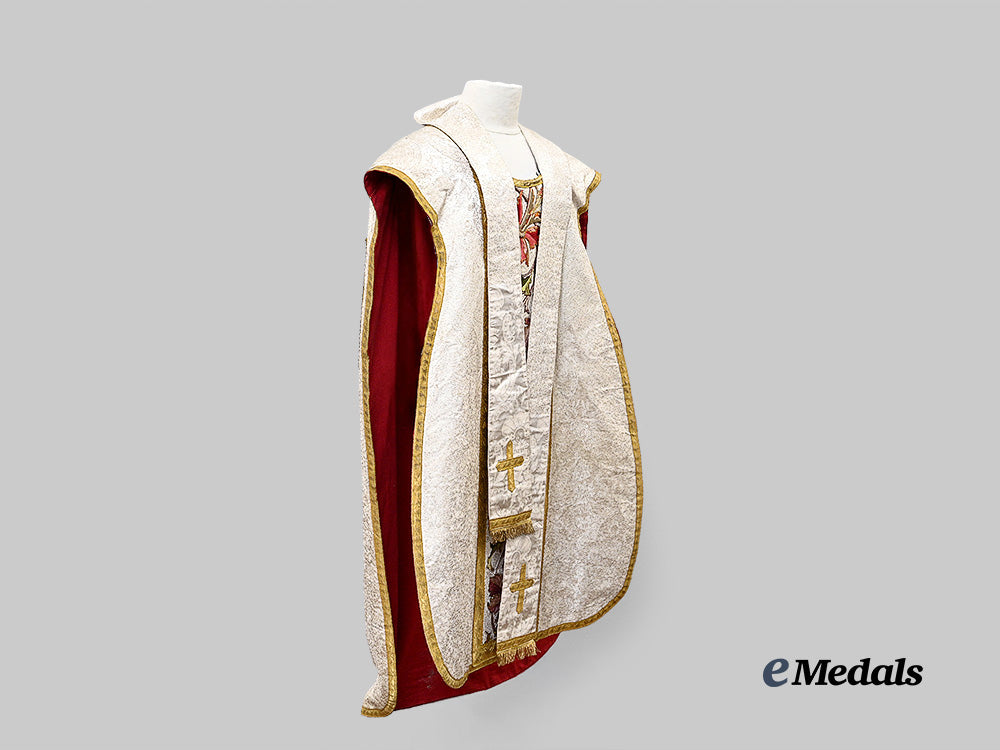 vatican,_papal_state_a_fine_roman_catholic_chasuble_e_medals__e_u24691_3