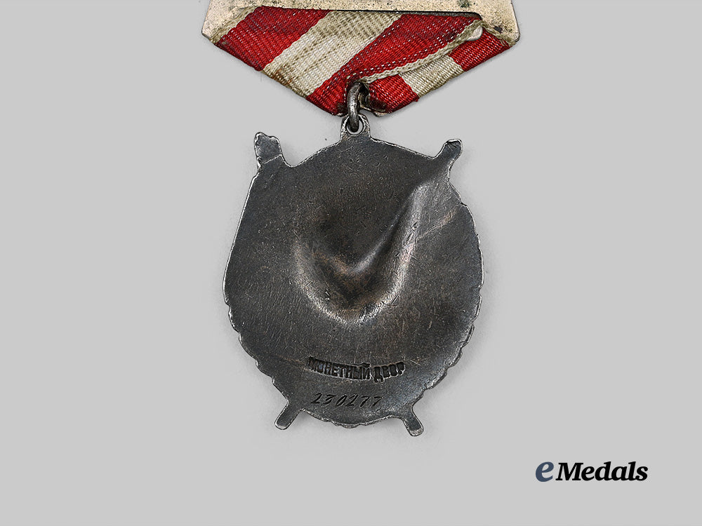 russia,_soviet_union._an_order_of_the_red_banner,_type_i_i_i_e_medals__e_u24471_5