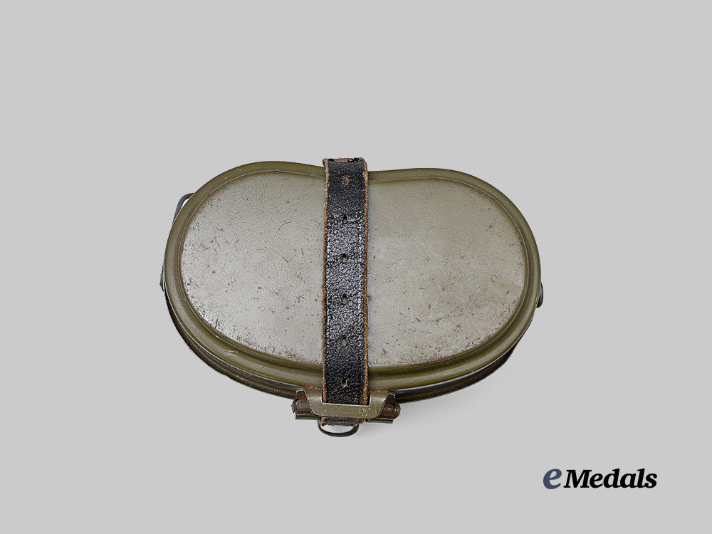 germany,_wehrmacht._an_m31_mess_kit,_mid-_war_example,_by_stahlwerk_mischkau_e_medals__g62675_5