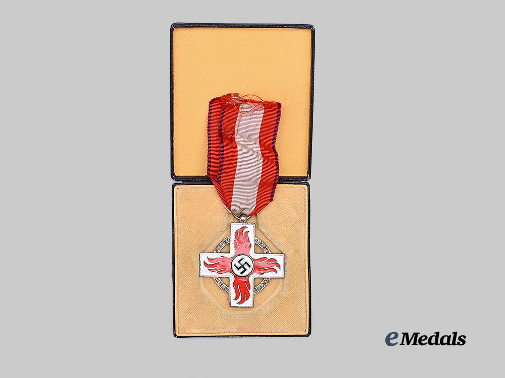 germany,_third_reich._a_fire_brigade_honour_award,_i_i_class_with_period_case,_by_glaser&_sohn_e_medals__g62882_3