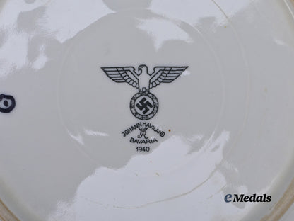 germany,_heer._a_pair_of_mess_hall_plates_e_medals__g62928_8
