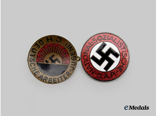germany,_third_reich._a_pair_of_membership_badges__untitled_design