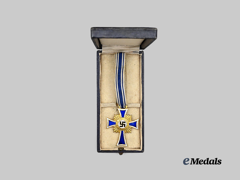germany,_third_reich._an_honour_cross_of_the_german_mother,_gold_grade_with_case,_by_august_g._tham_e_medals__g61768_3