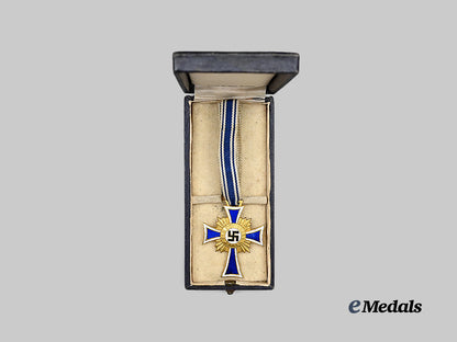 germany,_third_reich._an_honour_cross_of_the_german_mother,_gold_grade_with_case,_by_august_g._tham_e_medals__g61768_3