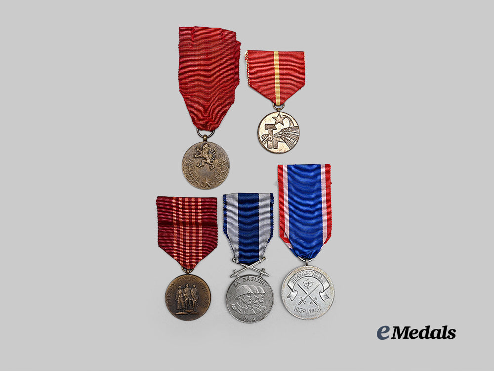 czechoslovakia._a_lot_of_five_war_medals_e_medals__m0625-120_2