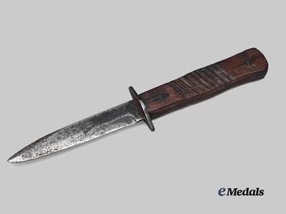 germany,_imperial._a_fighting_knife,_modified_for_close_combat_e_medals__g62652_4