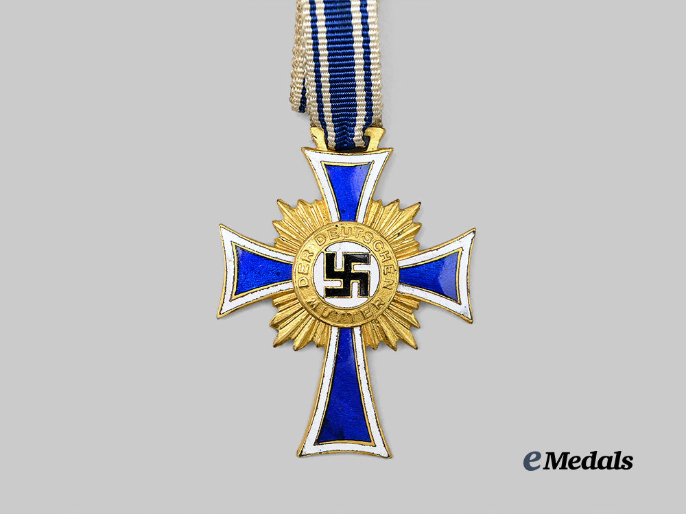 germany,_third_reich._an_honour_cross_of_the_german_mother,_gold_grade_with_case,_by_august_g._tham_e_medals__g61768_8
