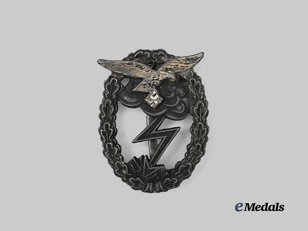 germany,_luftwaffe._a_ground_assault_badge,_by_rudolf_karneth_e_medals__g61762_2