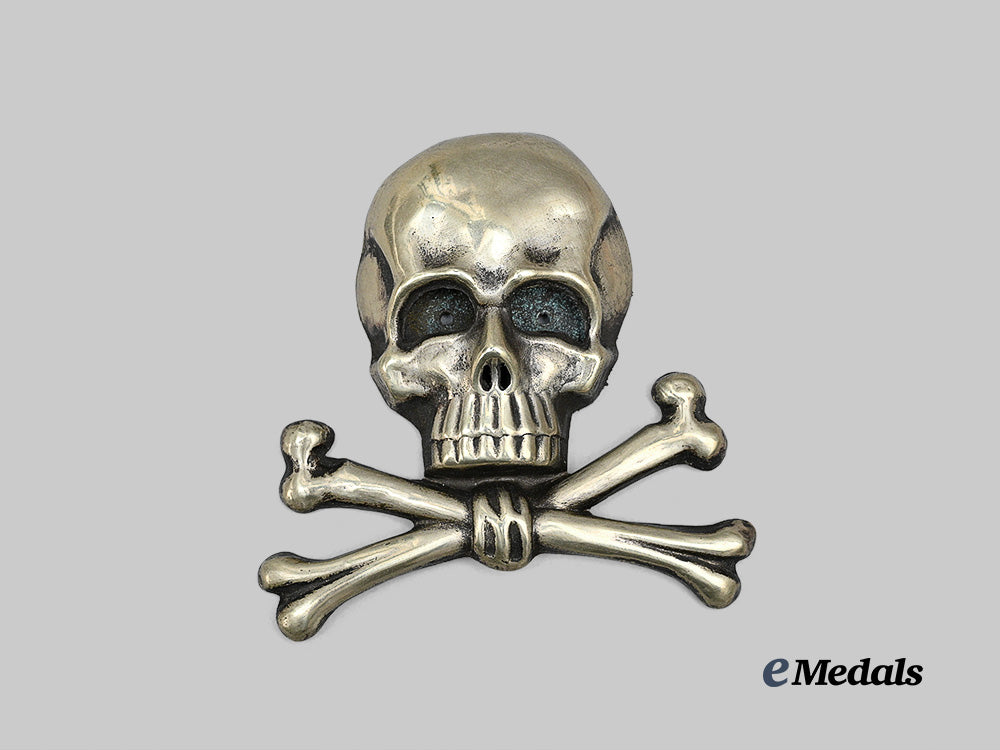 germany,_imperial._a_husaren-_regiment_nr.17_busby_totenkopf_insignia_e_medals__g62683_2