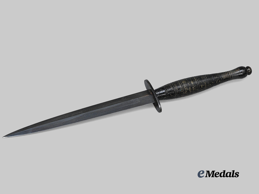 united_kingdom._a_fairbairn-_sykes_fighting_knife,_beaded_and_ringed_model,_broad_arrow_export_example_e_medals__g_b8633_4
