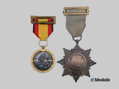 spain,_fascist_state._an_order_of_agricultural_merit_and_civil_war_medal_e_medals__m0625-119_2