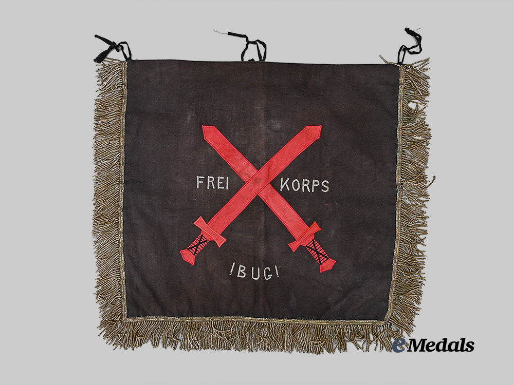 germany,_freikorps._a_rare_freikorps_bug_kameradschaft_trumpet_banner_e_medals__g62651_4