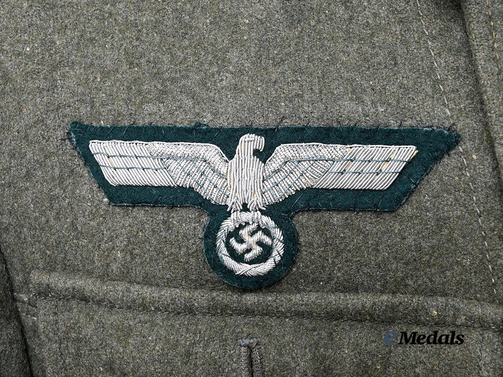 germany,_heer._a_rare_großdeutschland_division_service_tunic_for_a_leutnant_of_engineers,_late-_war_example_e_medals__g62717_11
