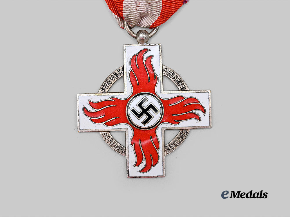 germany,_third_reich._a_fire_brigade_honour_award,_i_i_class_with_period_case,_by_glaser&_sohn_e_medals__g62882_6