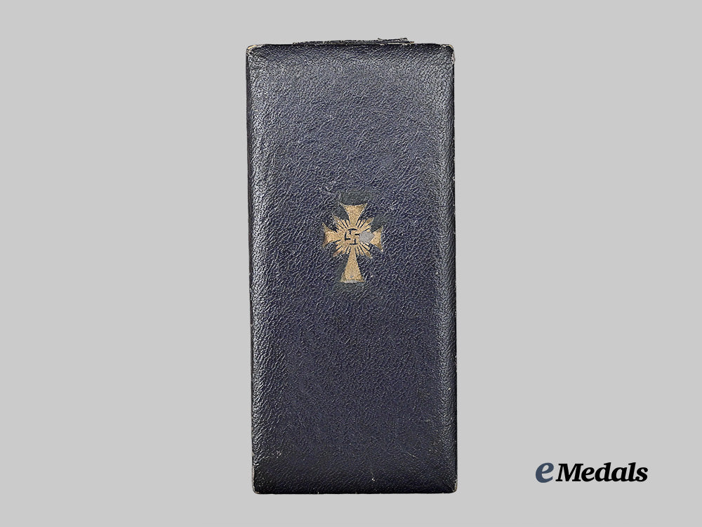 germany,_third_reich._an_honour_cross_of_the_german_mother,_gold_grade_with_case,_by_august_g._tham_e_medals__g61768_2