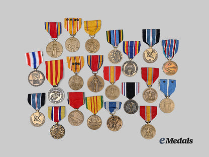 united_states._a_lot_of_service_medals&_decorations_e_medals__w8644_2