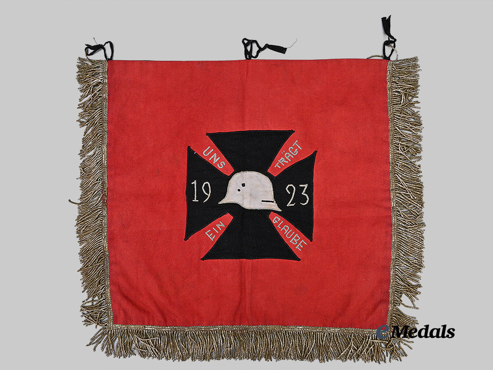 germany,_freikorps._a_rare_freikorps_bug_kameradschaft_trumpet_banner_e_medals__g62651_2