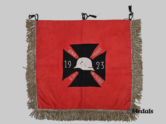 germany,_freikorps._a_rare_freikorps_bug_kameradschaft_trumpet_banner_e_medals__g62651_2