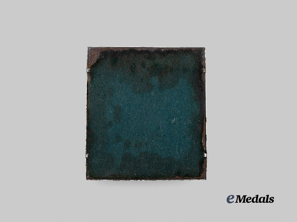 germany,_third_reich._a_patriotic_tabletop_cigarette_case_e_medals__g62836_7