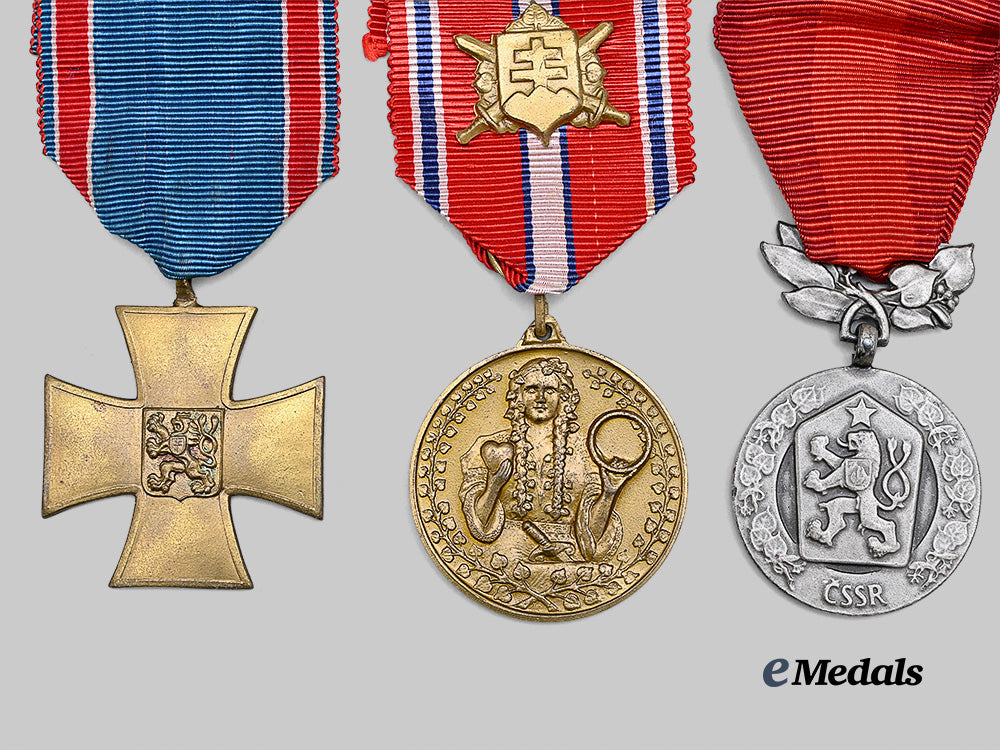 czechoslovakia,_republic._a_lot_of_five_medals_e_medals__m0625-145_3