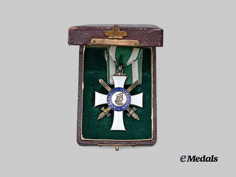 saxony,_kingdom._an_albert_order,_i_i_class_knight’s_cross_with_period_case,_c.1915_by_alfred_roesner_e_medals__g62607_3