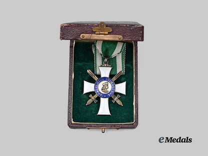 saxony,_kingdom._an_albert_order,_i_i_class_knight’s_cross_with_period_case,_c.1915_by_alfred_roesner_e_medals__g62607_3
