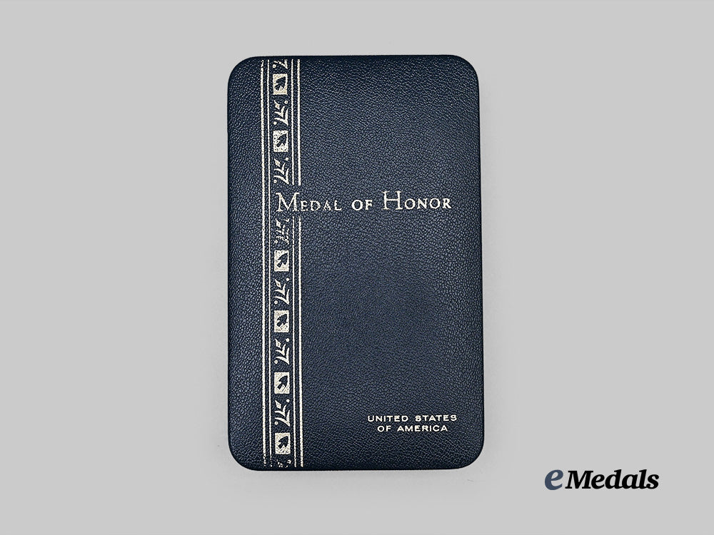 united_states._an_air_force_medal_of_honor_in_case_of_issue_e_medals__w8656_2