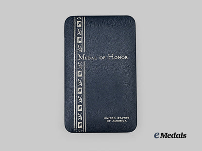 united_states._an_air_force_medal_of_honor_in_case_of_issue_e_medals__w8656_2