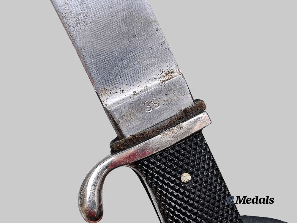 germany,_h_j._a_member’s_knife,_by_josef_hack,_c.1939_e_medals__g62898_10