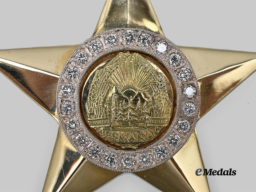 romania,_socialist_republic._a_hero_of_the_romanian_socialist_republic,_in_gold&_diamonds_e_medals__m0041-64_4