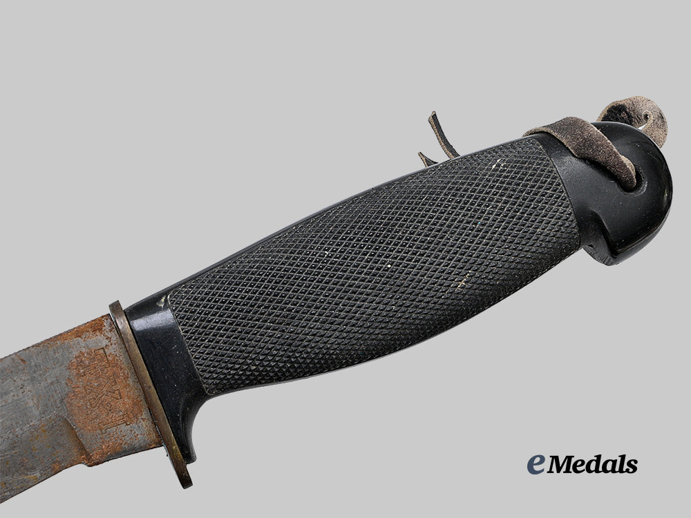 united_kingdom._a_lot_of_four_blades_with_escape_knife_e_medals__g_b8649_16