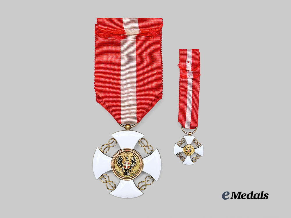 italy,_kingdom._an_order_of_the_crown_of_italy,_officer’s_cross,_in_gold_e_medals__m0625-105_9