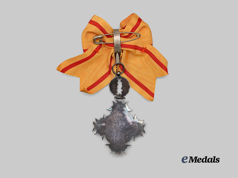 japan,_empire._an_order_of_the_sacred_crown,_v_i_class,_c.1900_e_medals__m0332-47_7