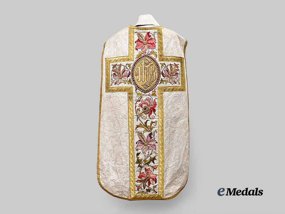 vatican,_papal_state_a_fine_roman_catholic_chasuble_e_medals__e_u24691_5