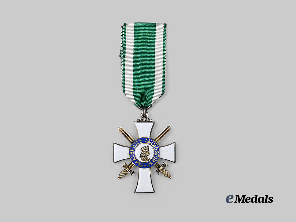 saxony,_kingdom._an_albert_order,_i_i_class_knight’s_cross_with_period_case,_c.1915_by_alfred_roesner_e_medals__g62607_5