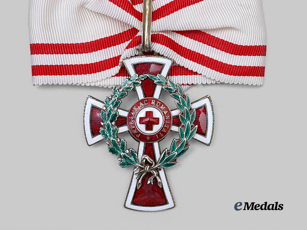 austria,_imperial._an_honour_decoration_of_the_red_cross,_i_class_cross_with_war_decoration_e_medals__e_u24878_3