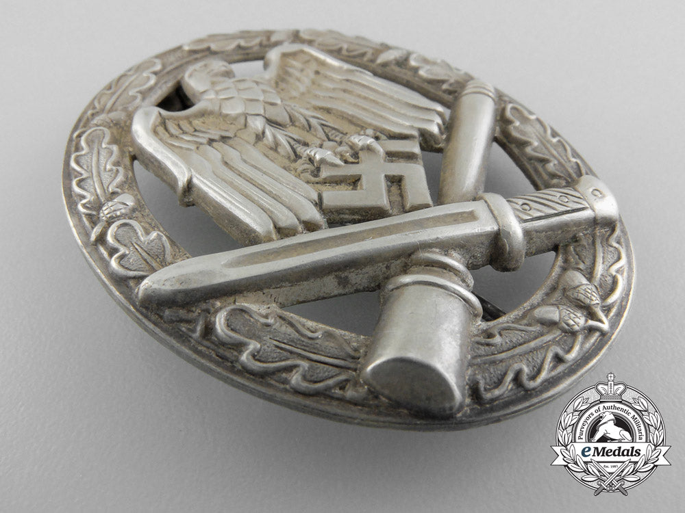an_early_general_assault_badge_intombac_a_0002_1