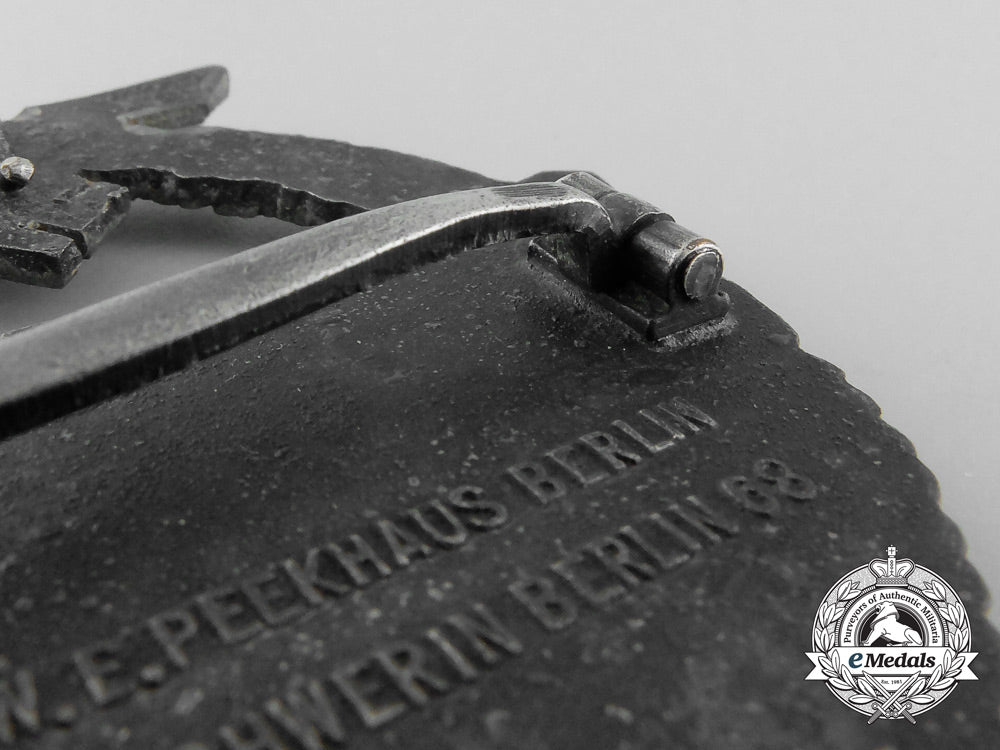 an_e-_boat_badge;_second_version_by_schwerin,_berlin;_second_version_a_0026_1