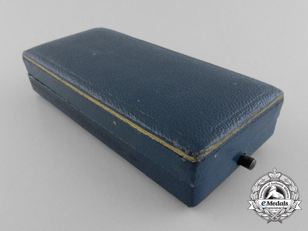 germany,_third_reich._an_association_of_engineers_golden_badge_of_honour_with_case_a_0090_1