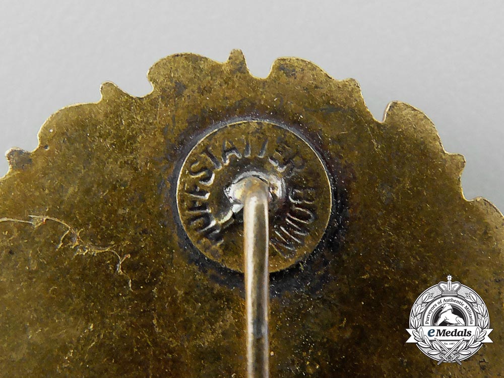 germany,_third_reich._an_association_of_engineers_golden_badge_of_honour_with_case_a_0093_1