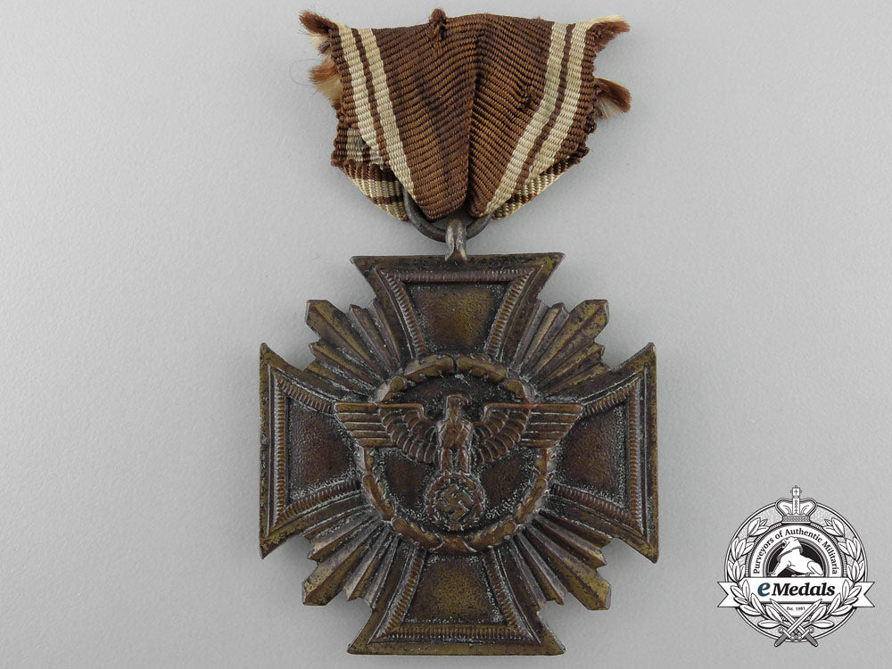 an_nsdap_long_service_award;_ten_year_service_a_0122